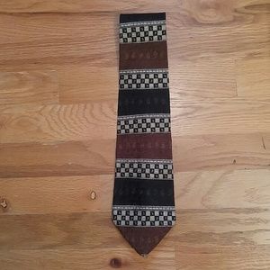Perri Ellis neck tie